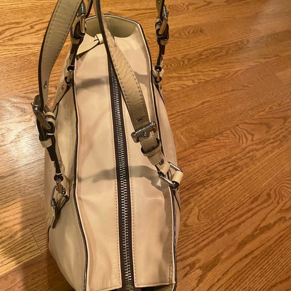 Coach cream colored leather tote bag - Picture 4 of 17